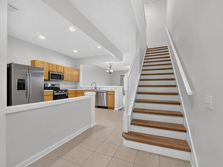 4979 Pond Ridge Dr — Photo 5