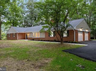 392 Oak Dr, Harleysville, PA 19438