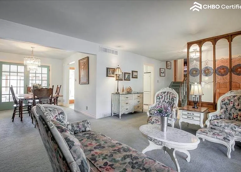 Formal living- Off entry