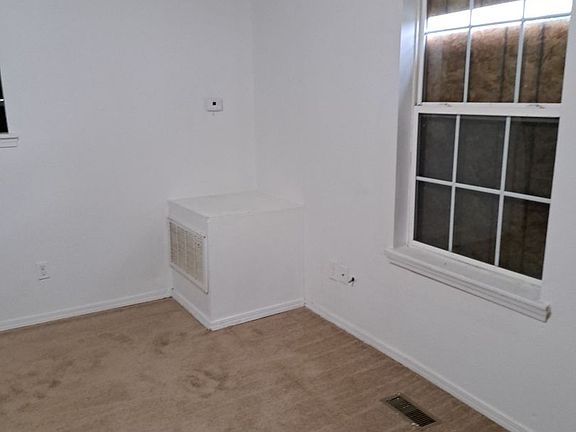 2nd image of 4900 Sycamore St
