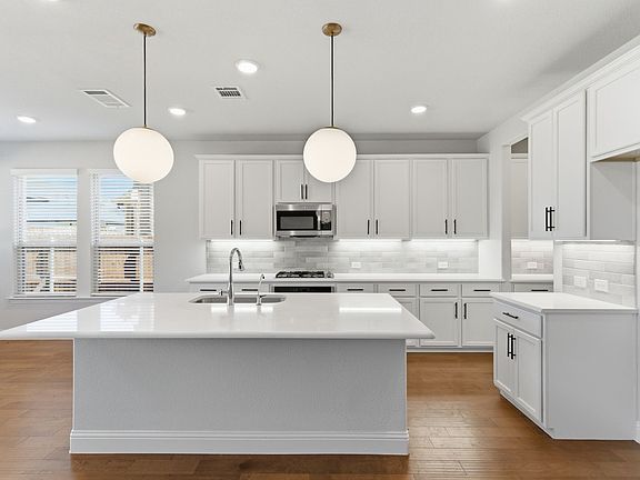 2nd image of 3804 Bluestem Dr