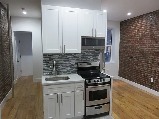 Rented by Majesty Management | media 105