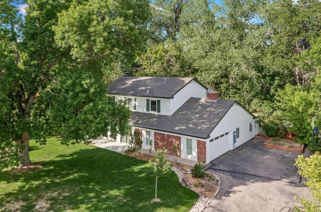 1120 Lindenwood Dr