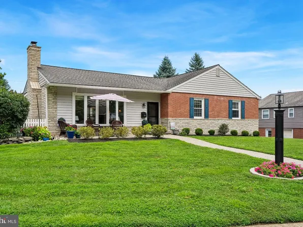 2721 Pine Valley Ln, Ardmore, PA 19003