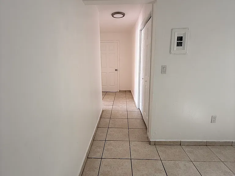 4710 SW 3rd St — Photo 3