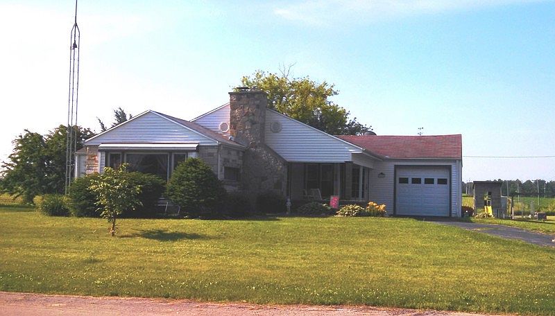 1st image of 302 S Illini St