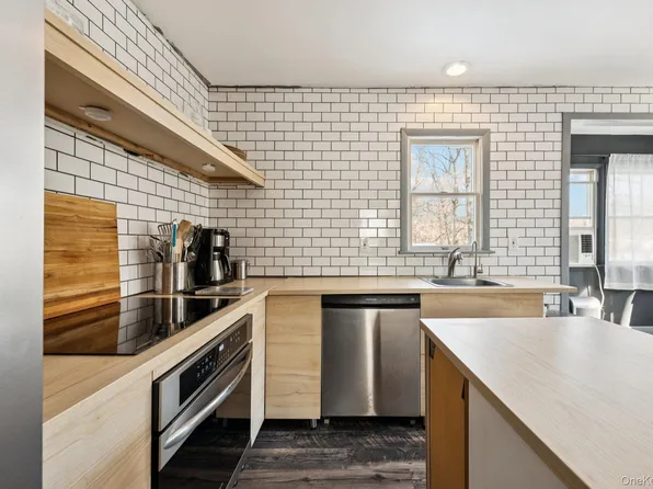 176 Maple Avenue, Flanders, NY 11901