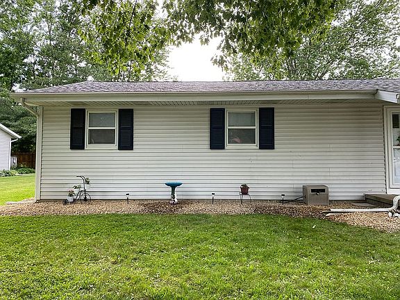 2nd image of 408 N Rose Dr