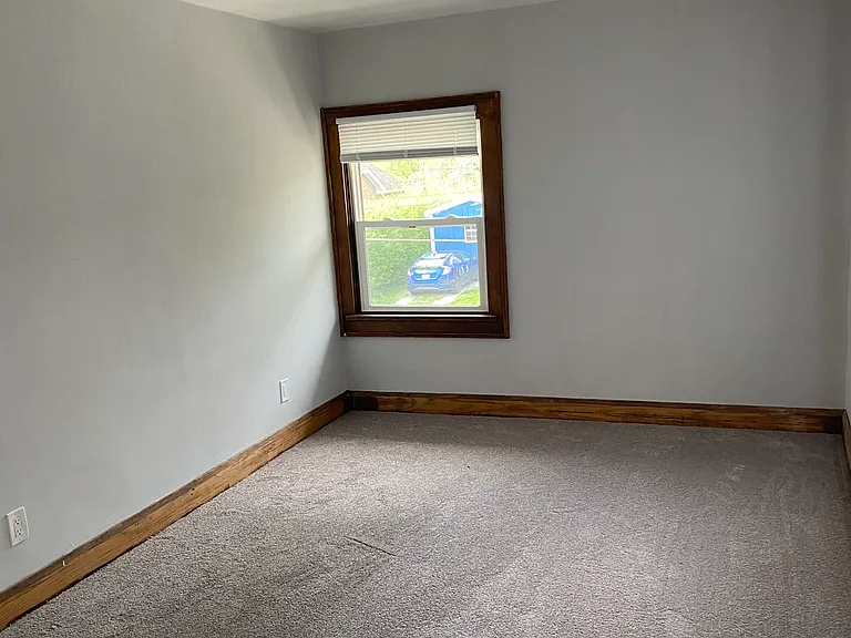 1240 N Temple Ave — Photo 3