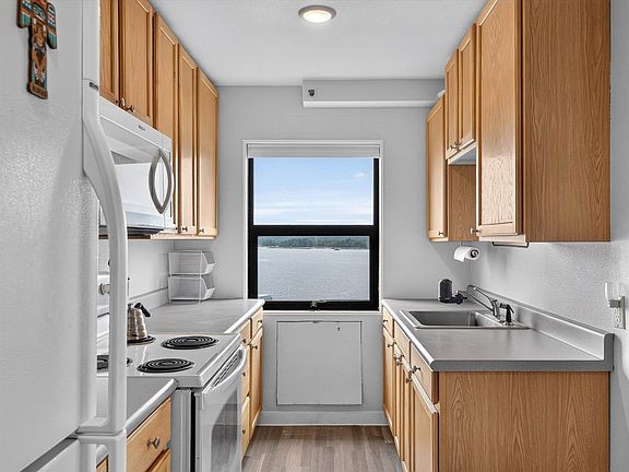 3rd image of 119 Austin St APT 1210
