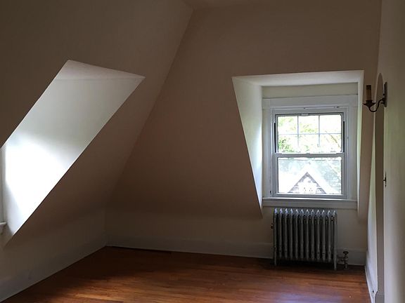 5th image of 244 Bard Ave