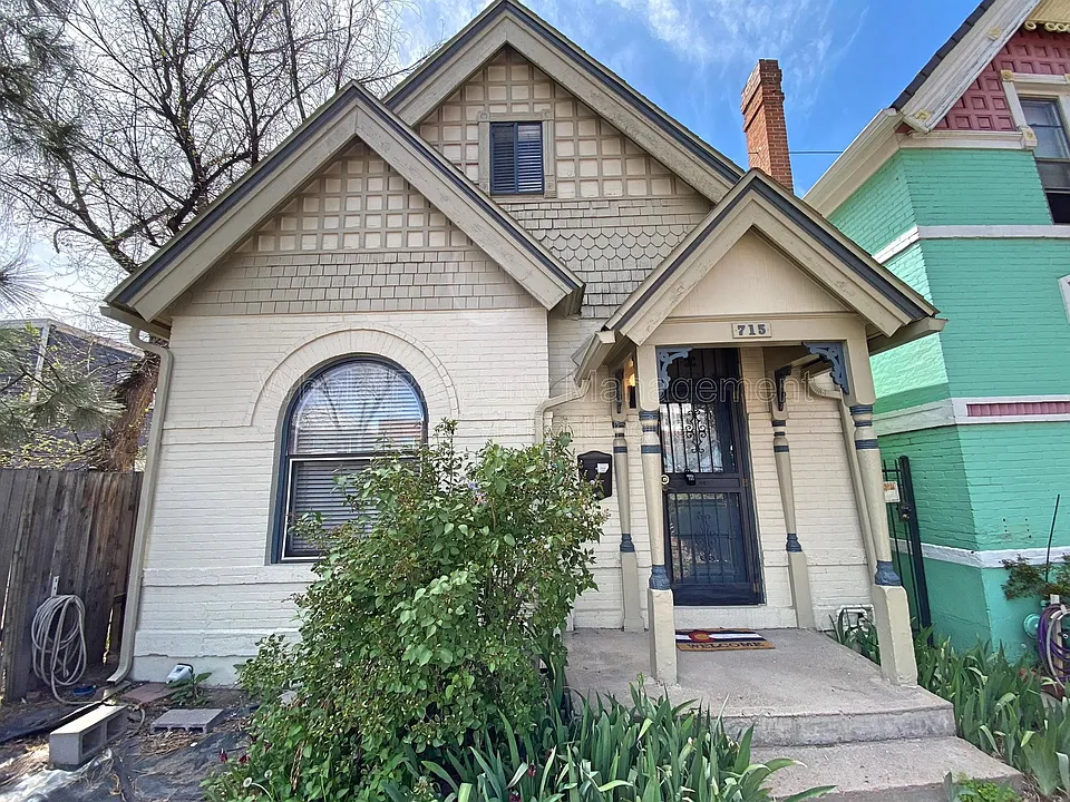 715 Elati St