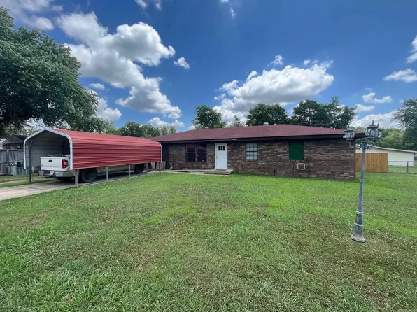 208 Finks St, Mena, AR 71953