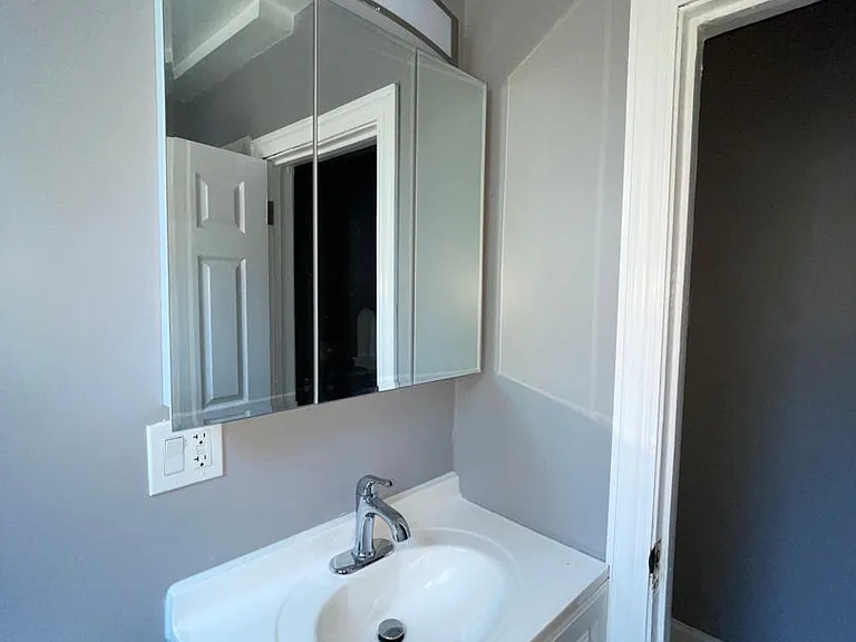 2900-04 N Laramie Avenue W George St #5200-06 — Photo 77