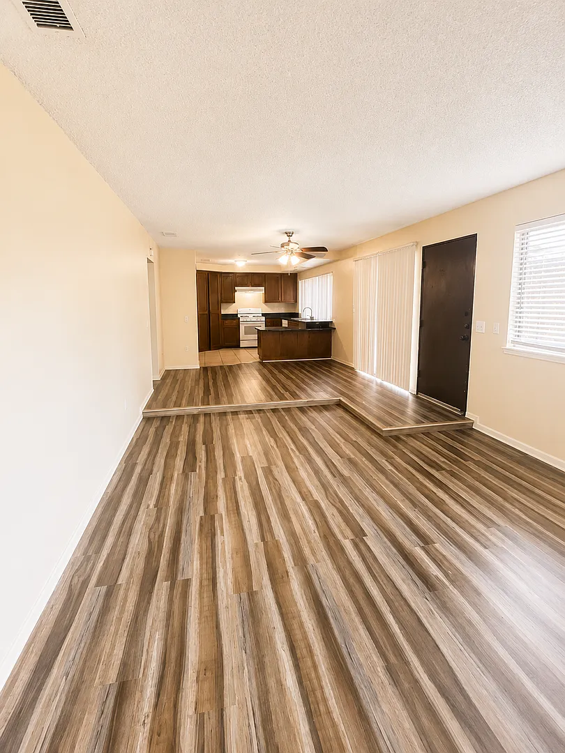 Apple Valley Garden Apartments (Avg) - Gold — Photo 4