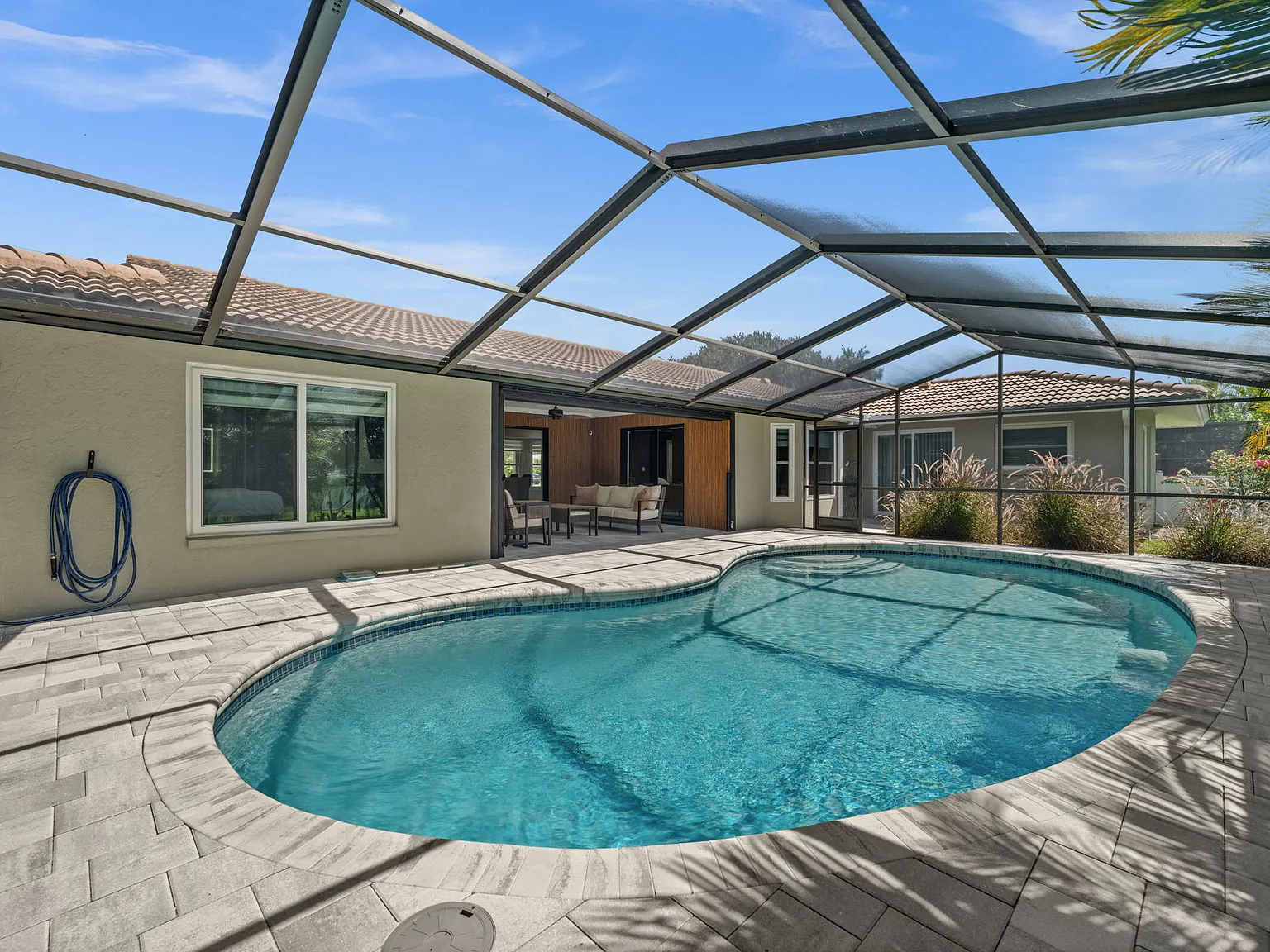 4 bed, 1899 sqft, $5,000 — Photo 3