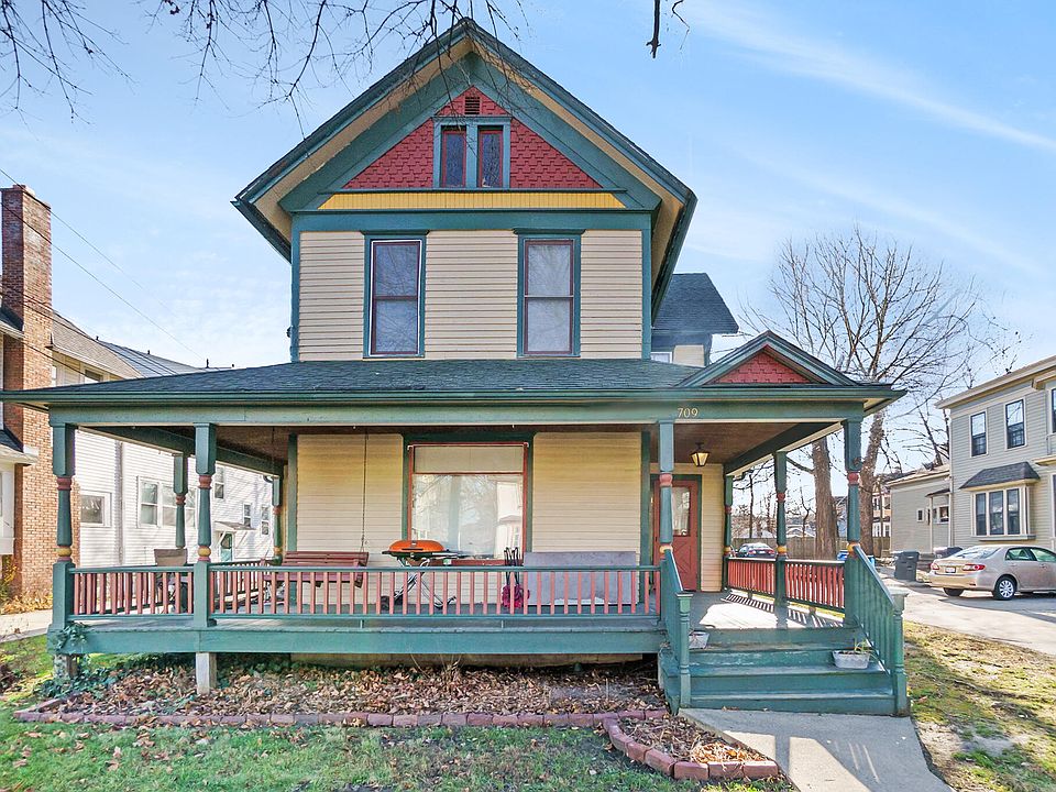 1st image of 709 W Lovell St