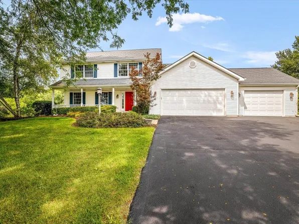 10230 Heatherridge Ln, Rockford, IL 61107