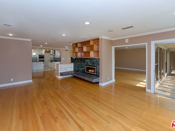3rd image of 9132 Hillsboro Dr