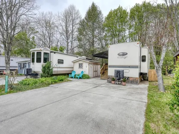 253 Conley Creek Cir, Blairsville, GA 30512