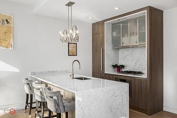 Rented by CORE | media 20