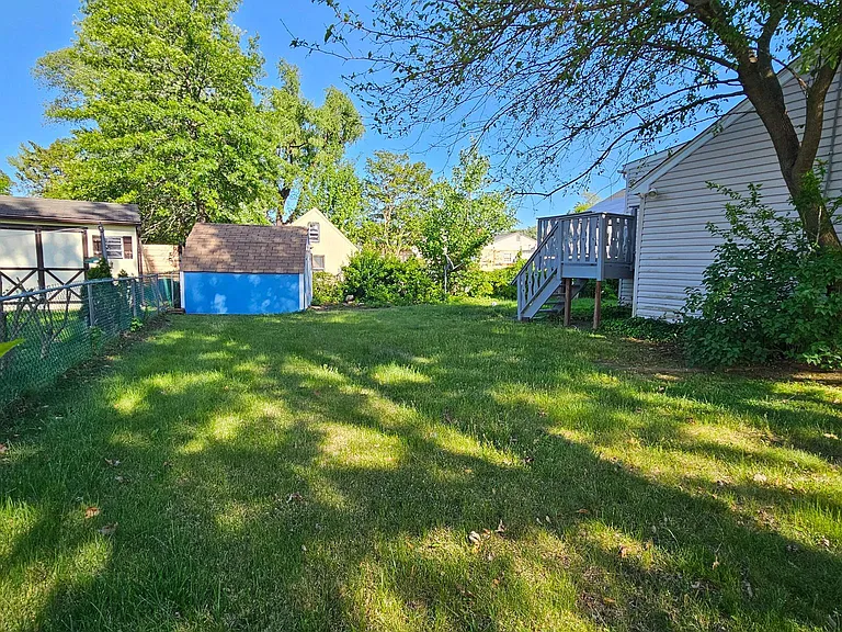 22 Plymouth Dr — Photo 19