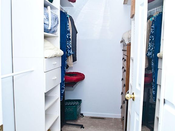 5th image of 3740 Ivy Way