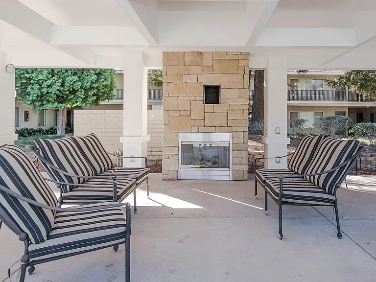 Ventura Beach Resort Luxury Apartments — Photo 9