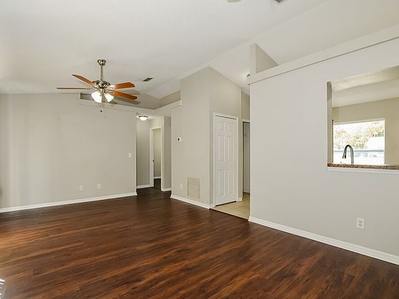 4th image of 12148 Woodglen Cir