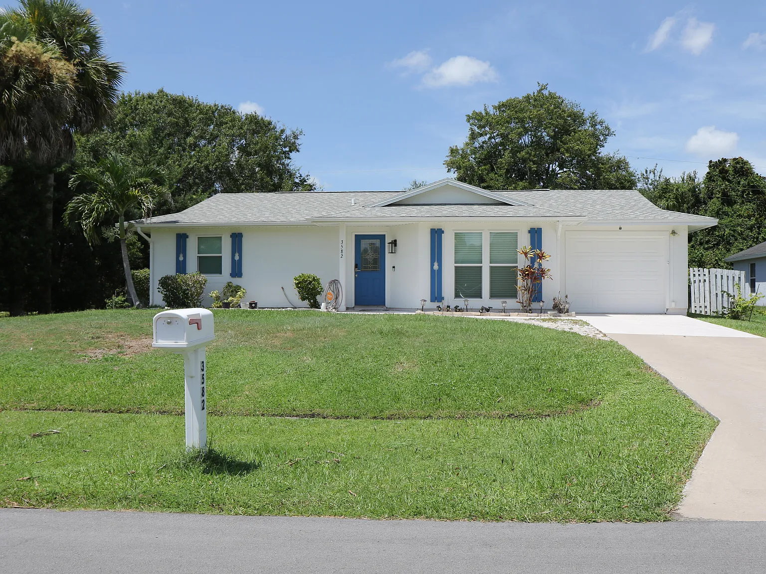 3 bed, 3.0 bath, 1490 sqft, $2,600 — Photo 1