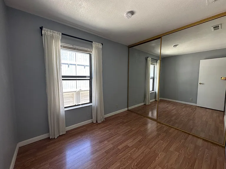 109 S Sierra Madre Blvd — Photo 12