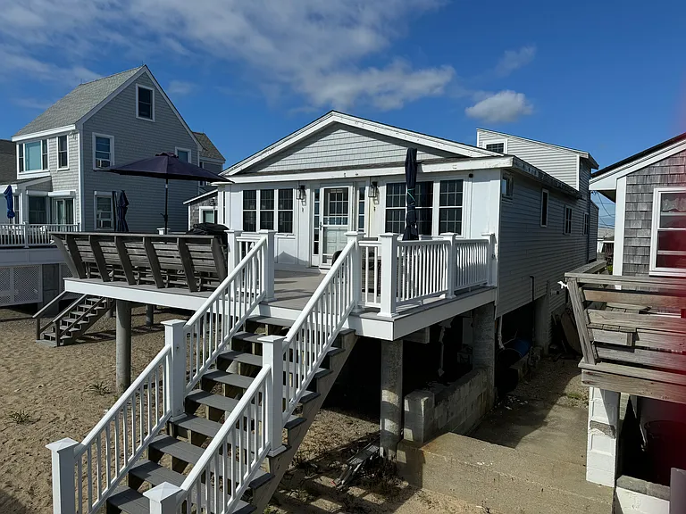 Exterior-Back (Beach side)