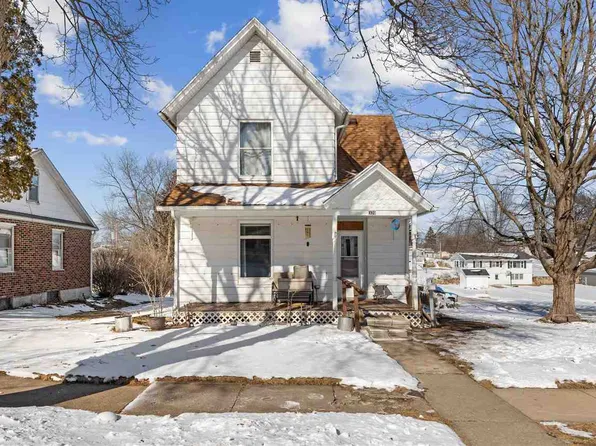 320 E 9th St, Tipton, IA 52772