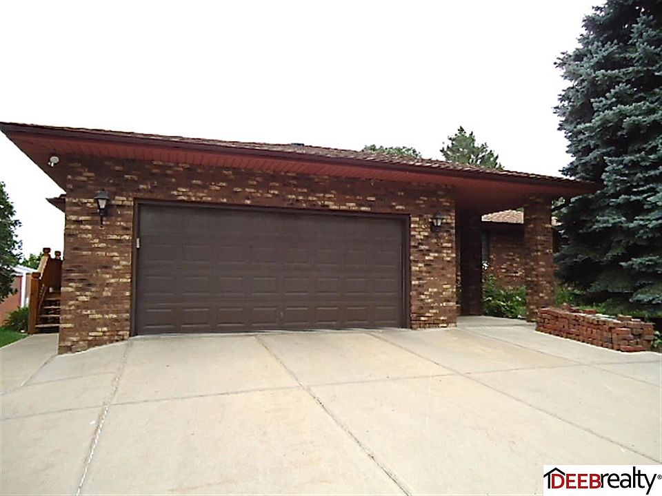 1st image of 3131 S 192nd St