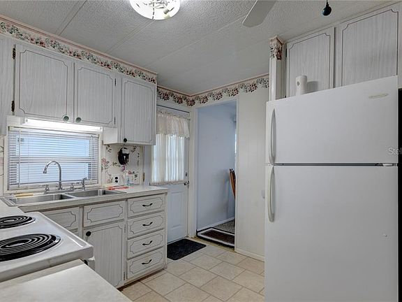 5th image of 11920 Hickory Ln