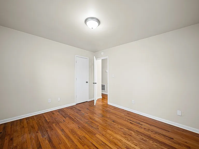 109 Holley St #B — Photo 13