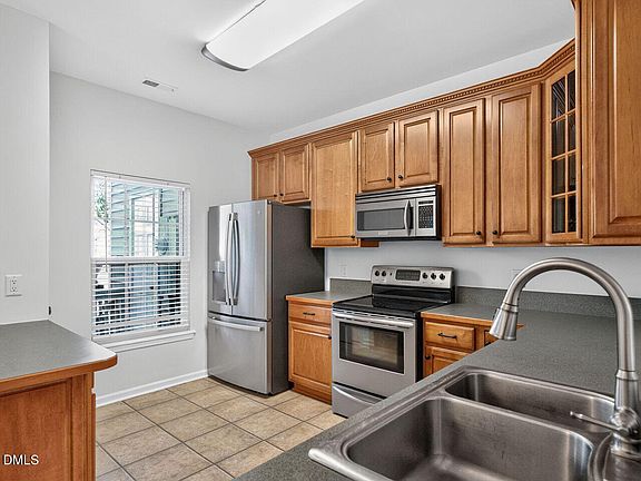 5th image of 4327 Vienna Crest Dr