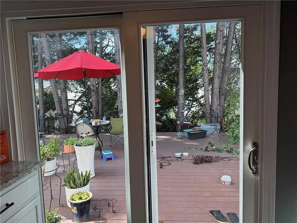 4 bed, 3.0 bath, 1413 sqft, $2,300 — Photo 4