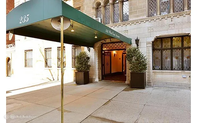 Rented by Douglas Elliman | media 7