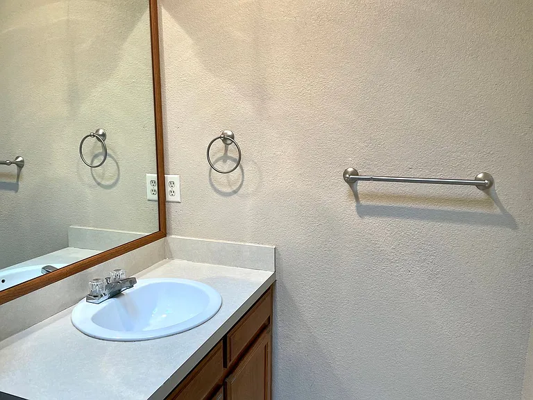 8710 California Dr — Photo 11