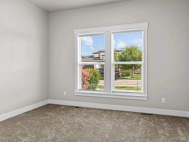2934 E Murchison St — Photo 20