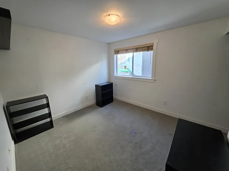 807 S 280th St #B — Photo 3