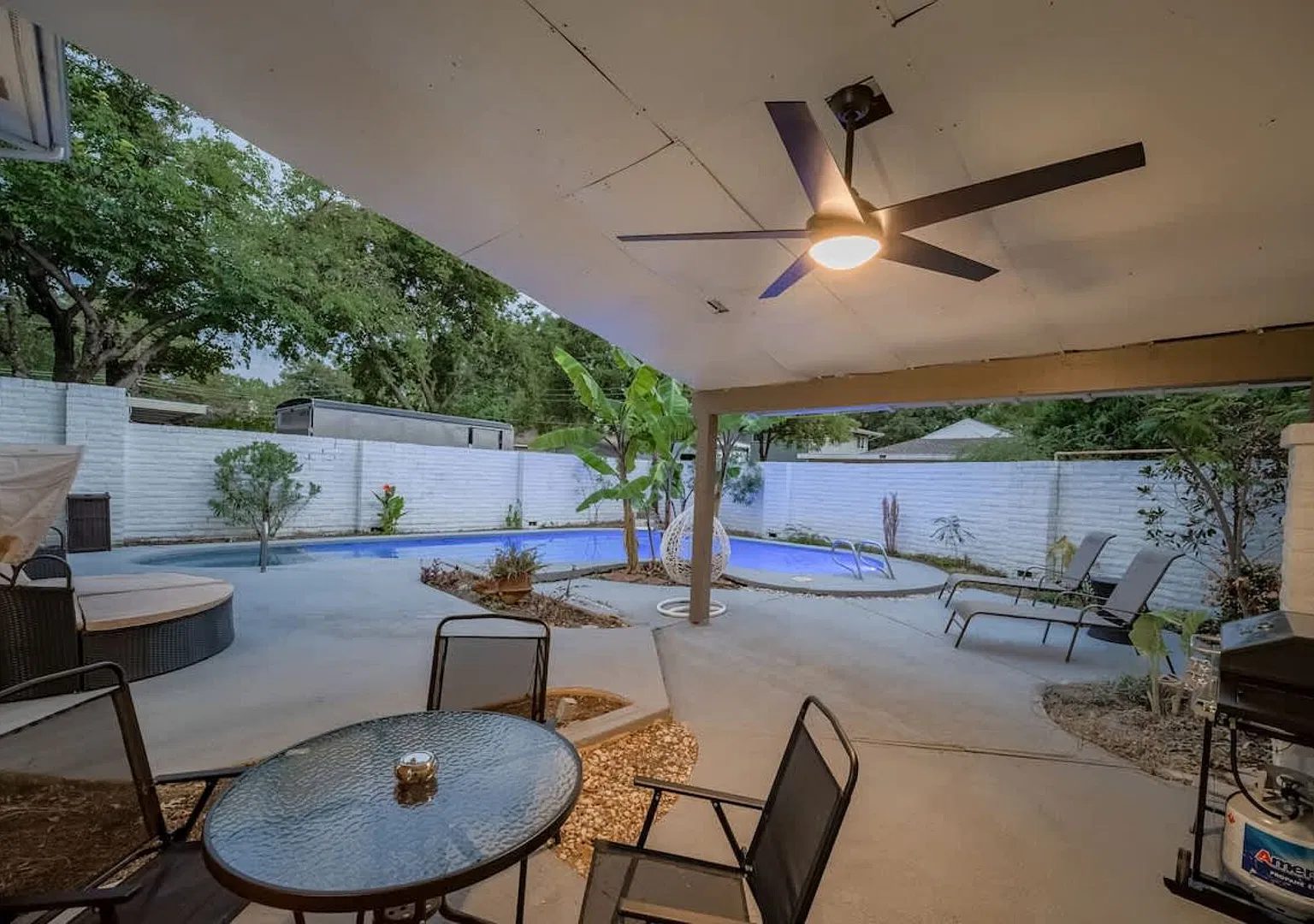Modern 5BR Dallas Home w/ Pool & Cinema Room — Photo 3