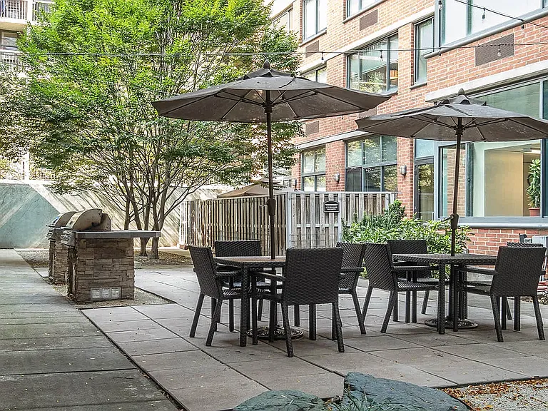 505 W 54th St #825 — Photo 29
