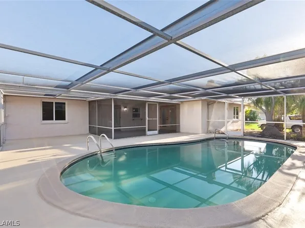 9165 San Carlos Blvd, Fort Myers, FL 33967