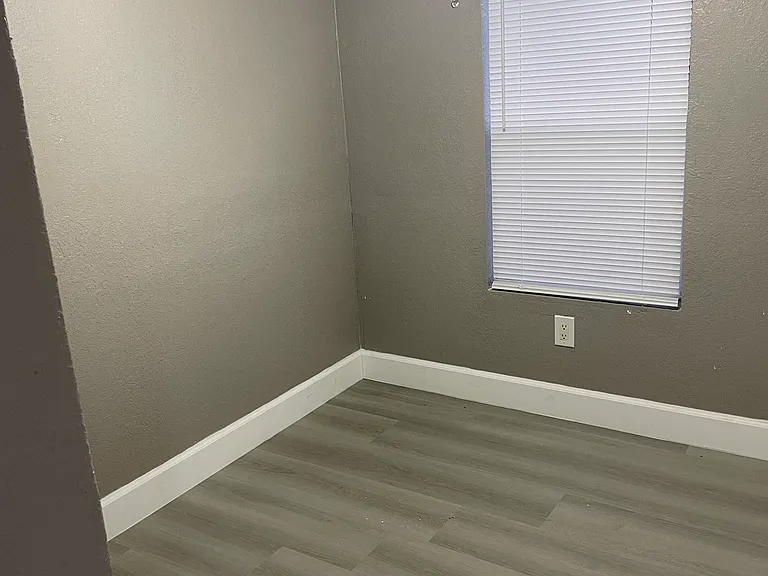 21342 Canal Dr — Photo 9