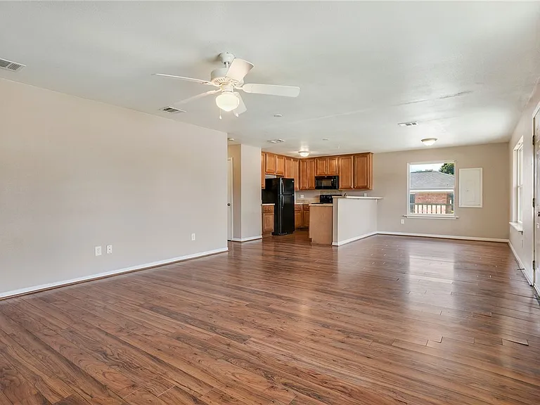 1803 S College Ave — Photo 2