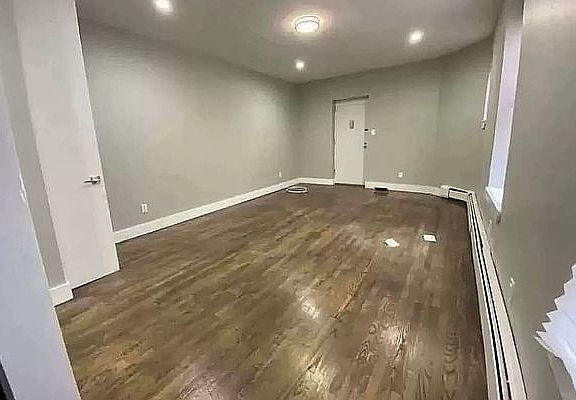 4th image of 211 W 146th St APT 4L