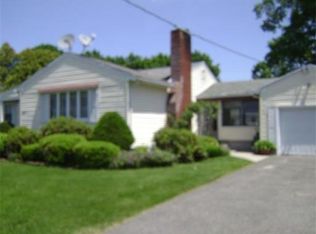 278 Sewall St, Ludlow, MA 01056