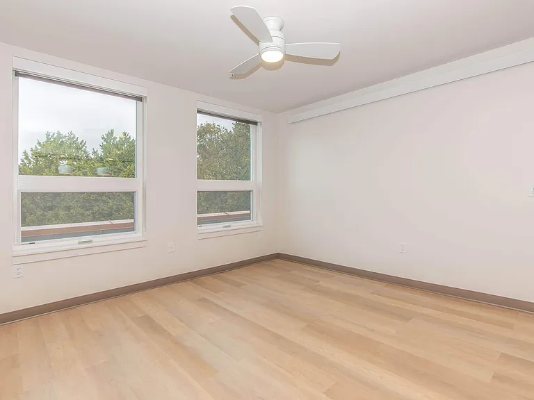 Beacon Pacific Village Apartments — Photo 54
